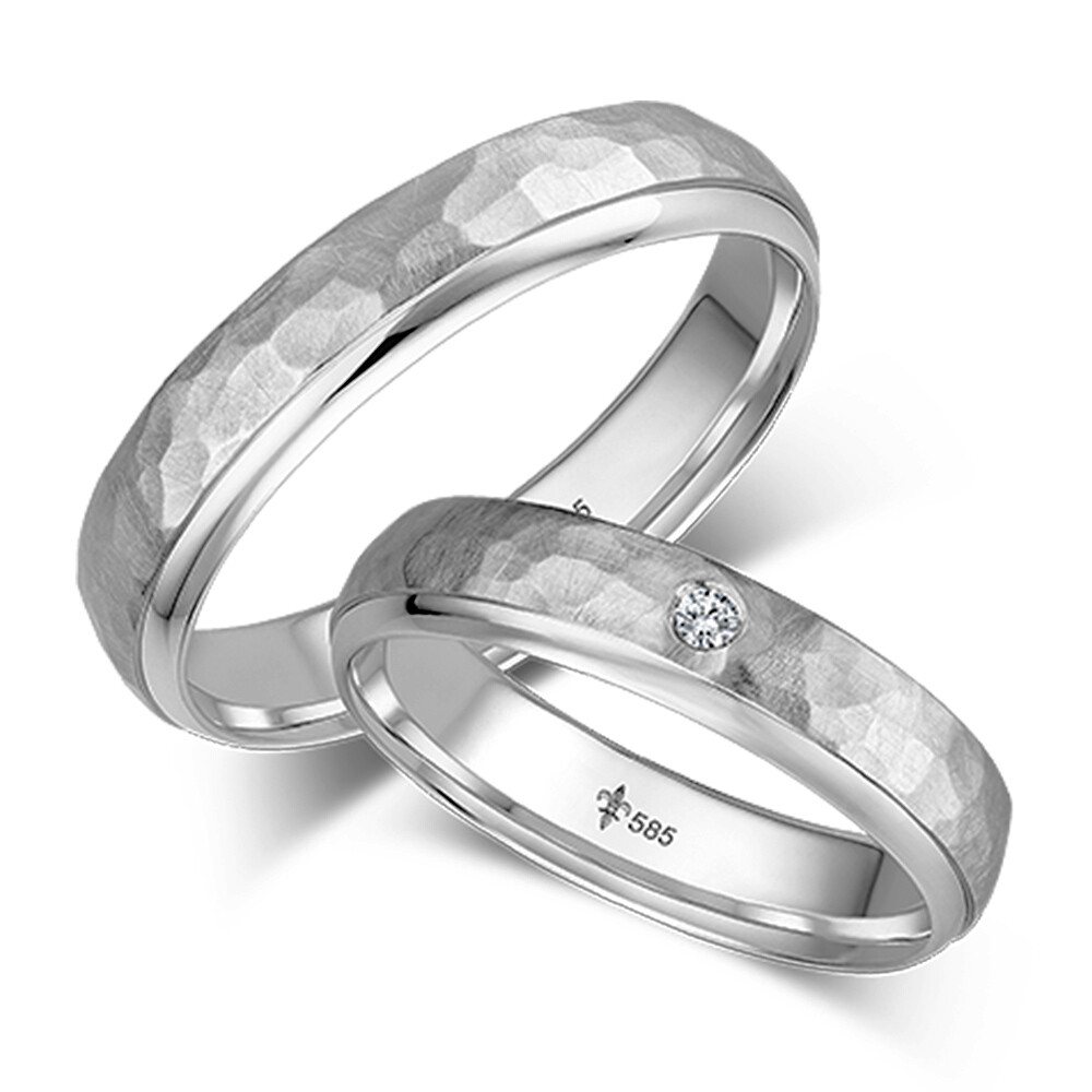 Giloy Trauringe Daphne Platin gehämmert TR-0-00075 & TR-1-00075